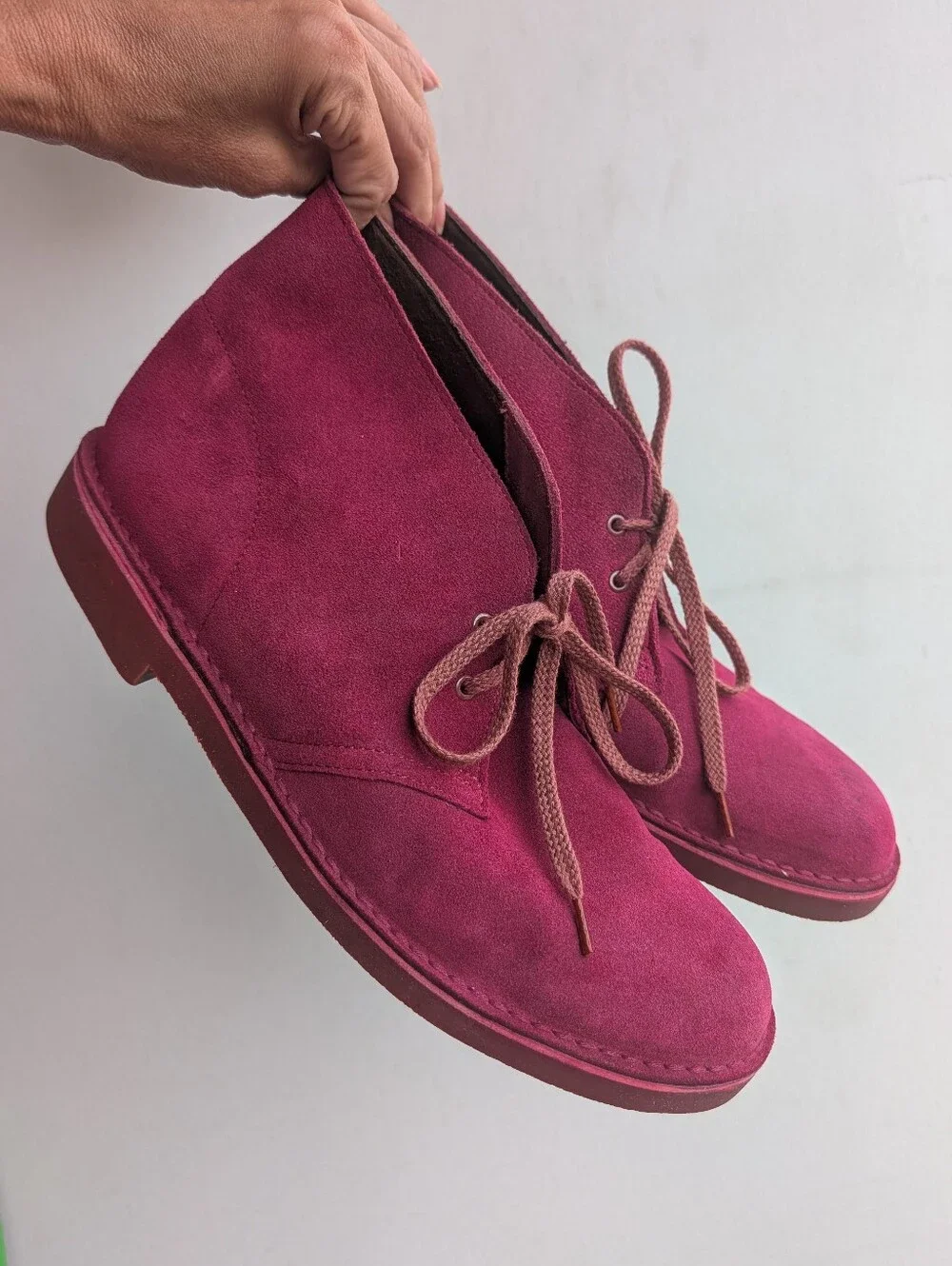 Clarks Desert Chukka Boots Mens Size 9.5 Magenta Suede Lace Up Size 9.5